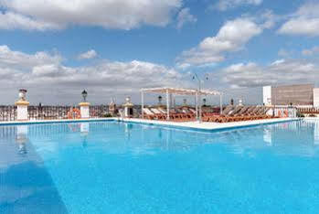 Tryp Sevilla Macarena Hotel Exterior photo